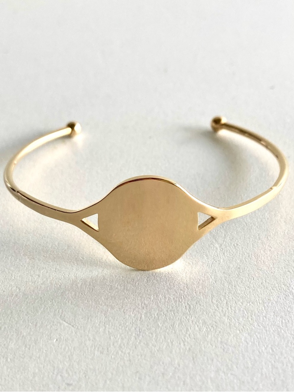NWOT Gold Minimalist Round Accent Cuff Bracelet - Women Jewelry